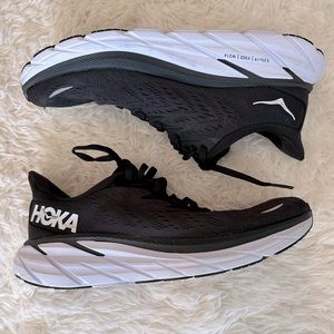 HOKA CLIFTON 8 Running Shoe